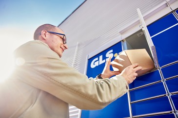 customer picks up parcel at Parcel Locker