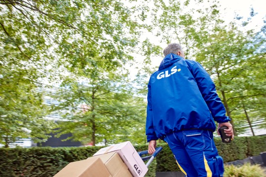 GLS-driver-delivers-a-parcel 