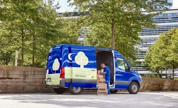 Driver unloads van