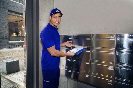 Empleados de GLS en el depot.