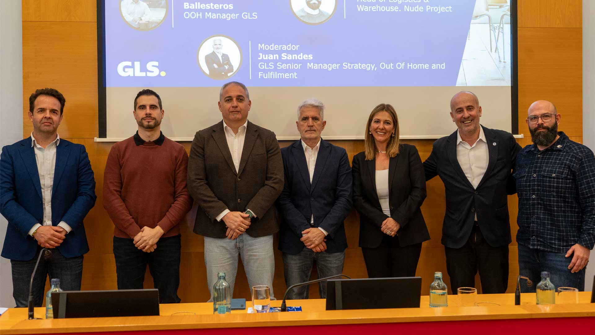 Casi la mitad de los catalanes compra en comercios locales al recoger sus pedidos online