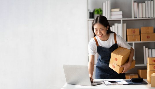 Do you have an online store? Logistics steps for your first international shipments?