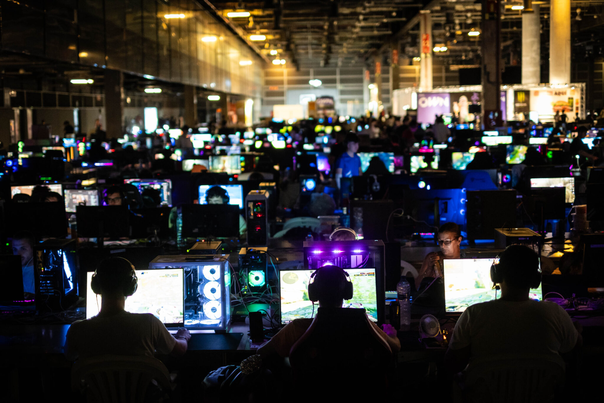 GLS Spain Joins the Gaming Universe as Official Logistics Partner of OWN FEST Valencia