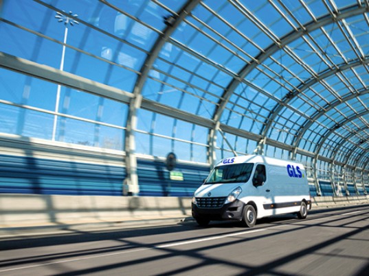 GLS France truck that runs under glass tunnel