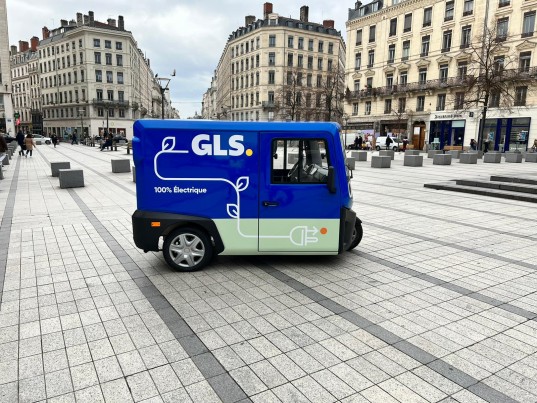 musochi ecological parcel delivery vehicle GLS France