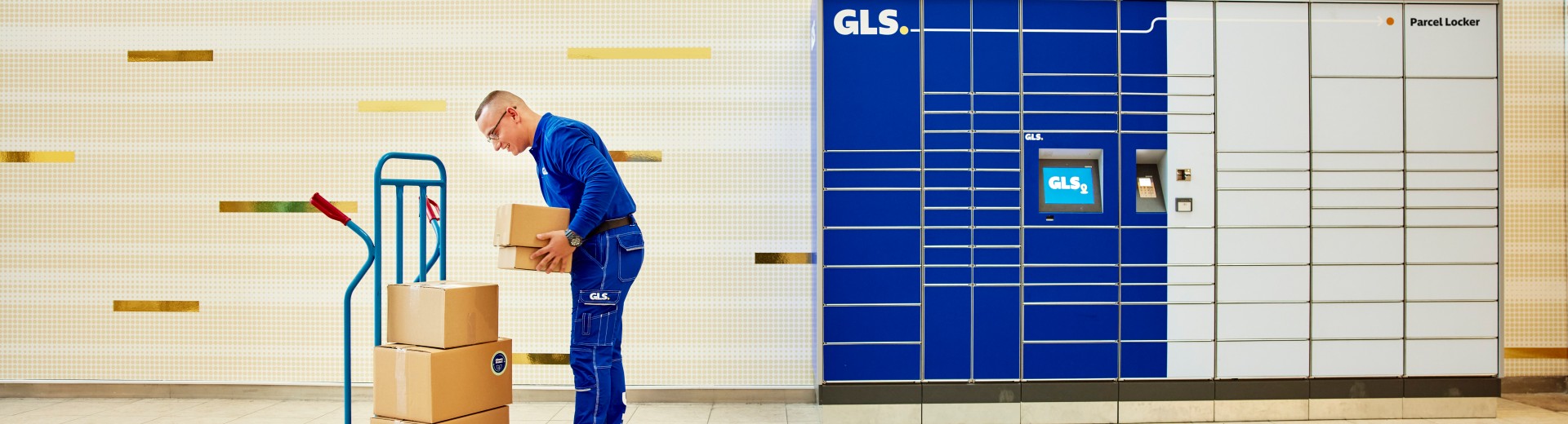 You can drop off and pick up your package at GLS Parcel Locker.