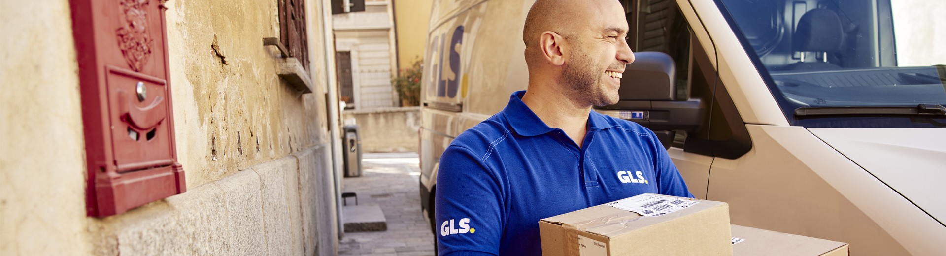 courier parcel delivery in Italy