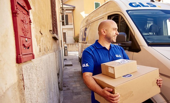 courier parcel delivery in Italy