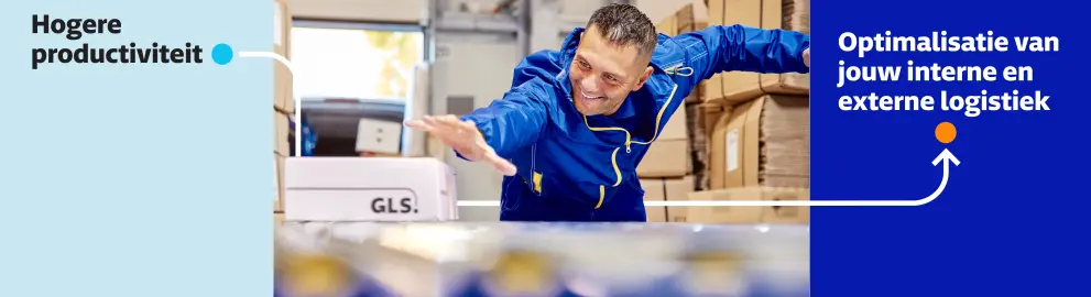 Vrolijke depotmedewerker pakt een pakje