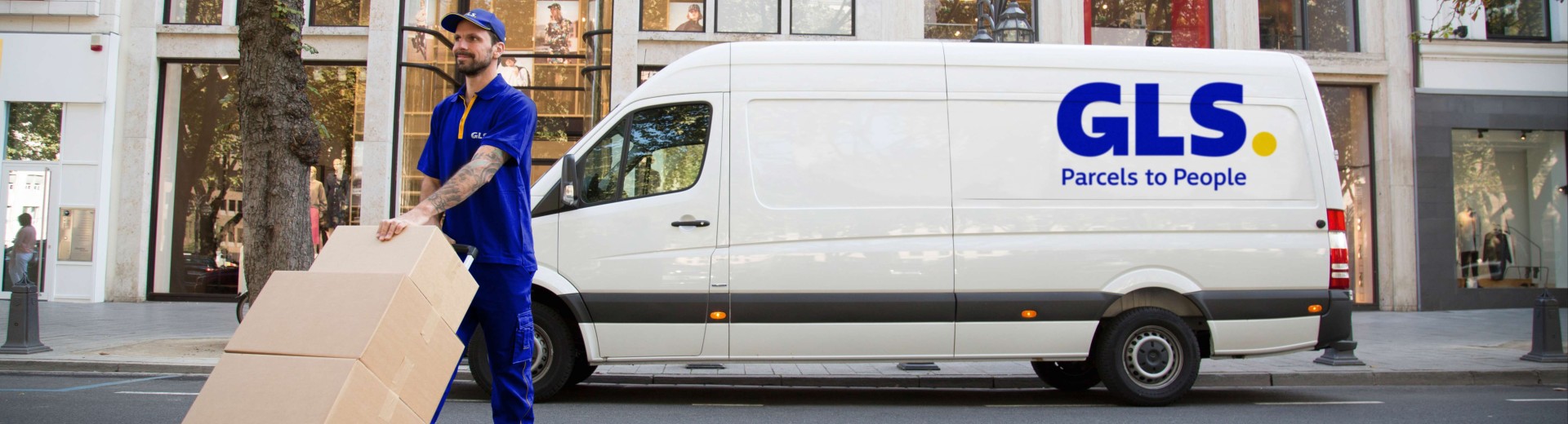 Deliveryman van city GLS logo descriptor